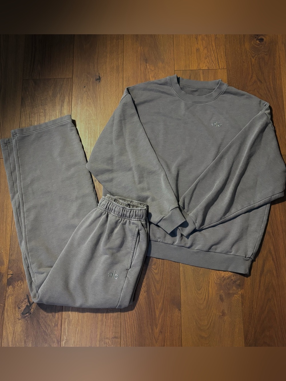 ALO Accolade Wide Straight Leg Sweatpants